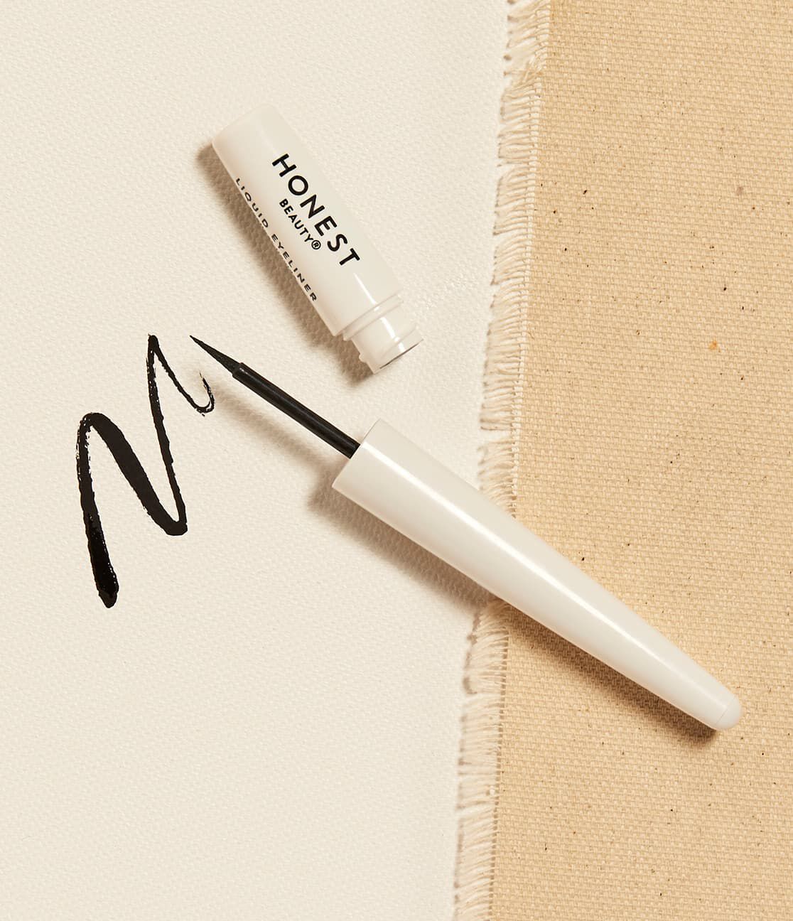 How to Choose Your Eyeliner: Pencil vs Liquid Eyeliner