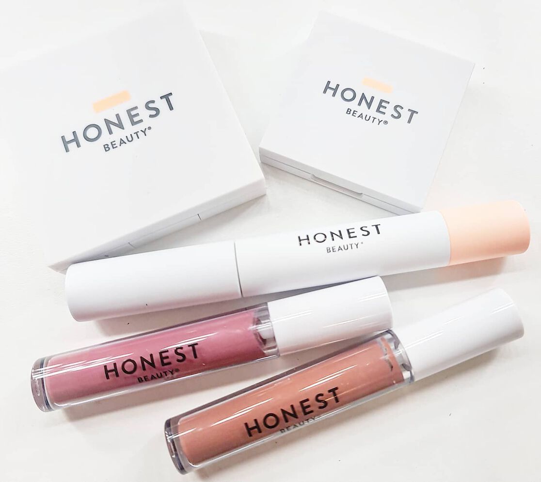 How to Find the Best Wedding Lipstick for You