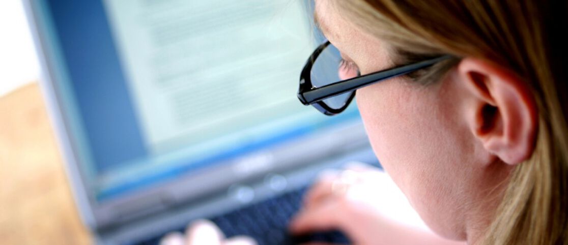 A Dietitian's Top Tips for Staying Healthy at Work