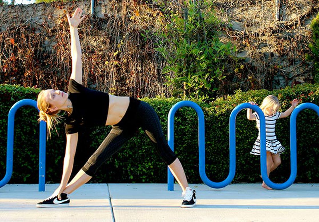 Pause & Pose: Extended Triangle Pose