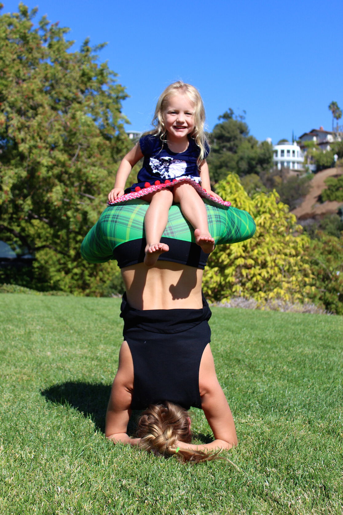 Pause & Pose: Headstand With Legs in Full Lotus
