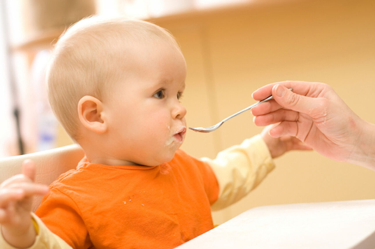 10 Feeding Tips for Baby s First Year Honest