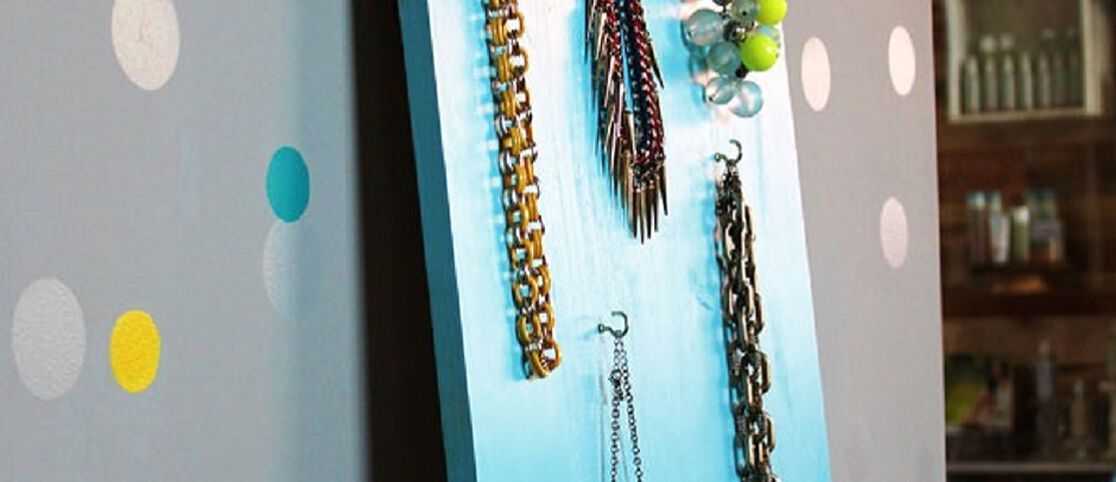 Get Organized with this Colorful Jewelry Board