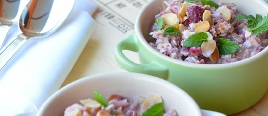 Almond and Raspberry No-Cook Oatmeal