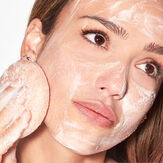 Jessica Alba using Honest gentle gel cleanser