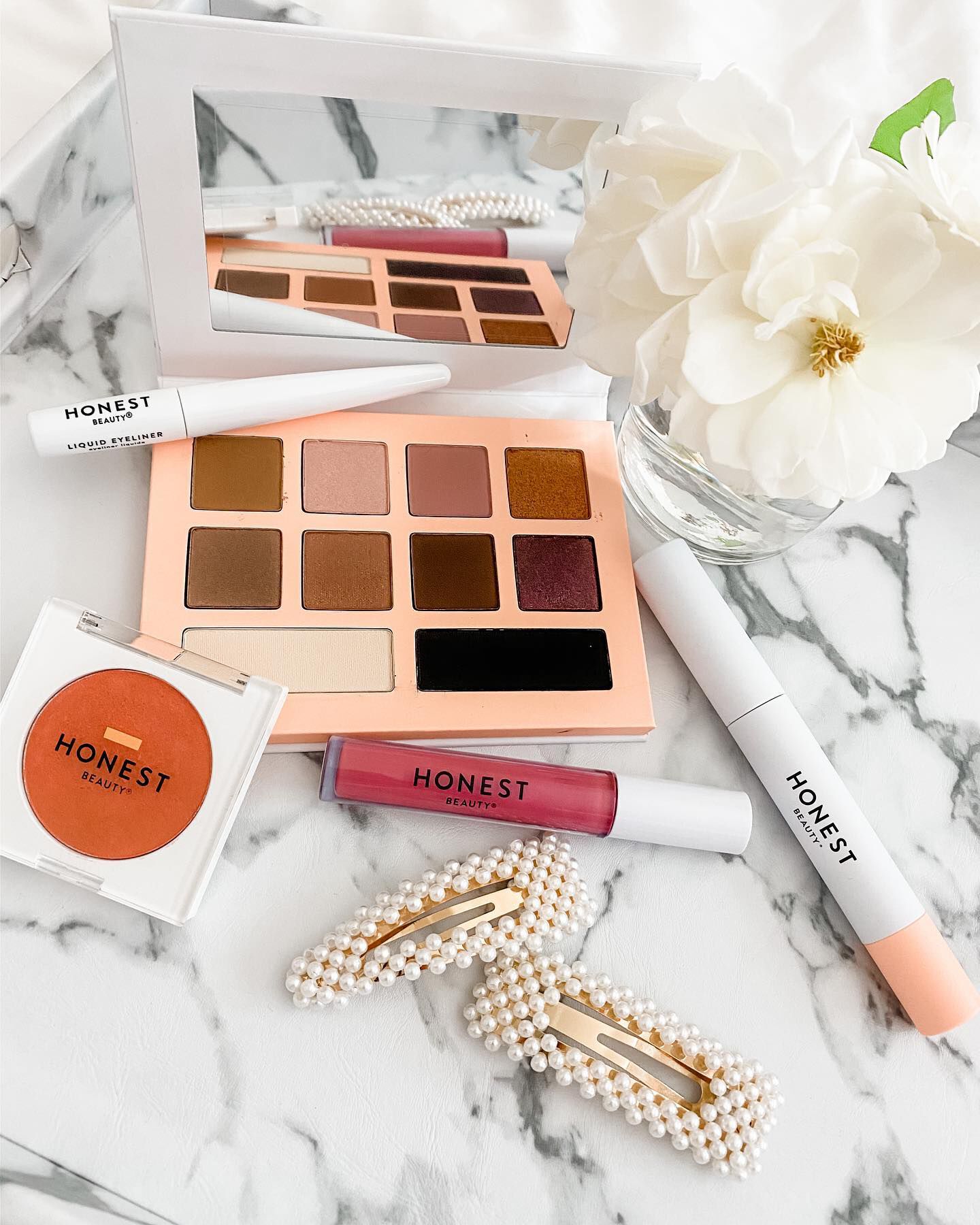 Gifts for store a makeup lover