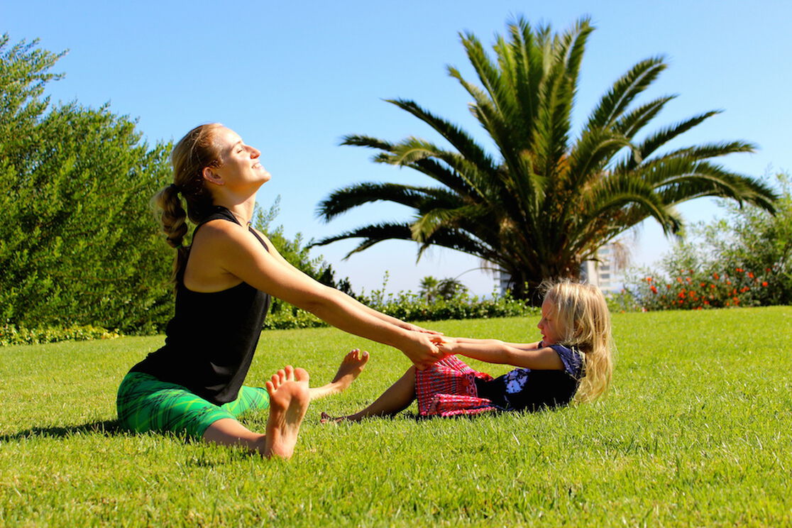 Pause & Pose: Full Straddle