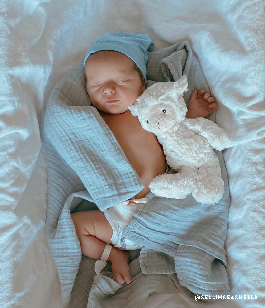 Everything You Need to Buy for Your Newborn Baby