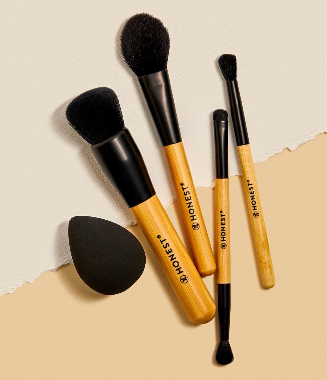 A Guide To The Different Types of Makeup Brushes