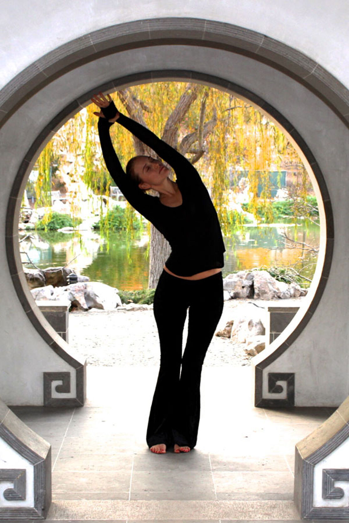 Pause & Pose: Side Bending Mountain Pose