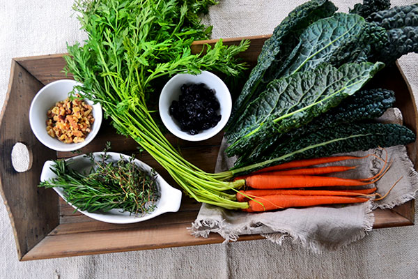 Stuffing-Inspired Kale Salad