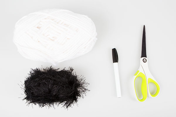 3 Simple & Spooky Halloween Ideas (+FREE TOTE*)