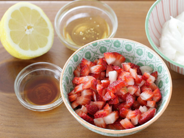 Cool Down: Strawberry Frozen Yogurt Pops