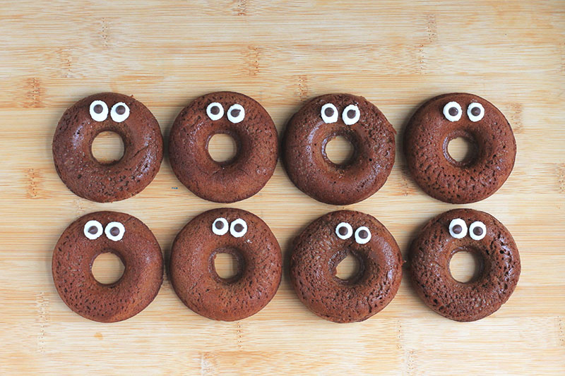 Flourless Chocolate Pumpkin Donuts