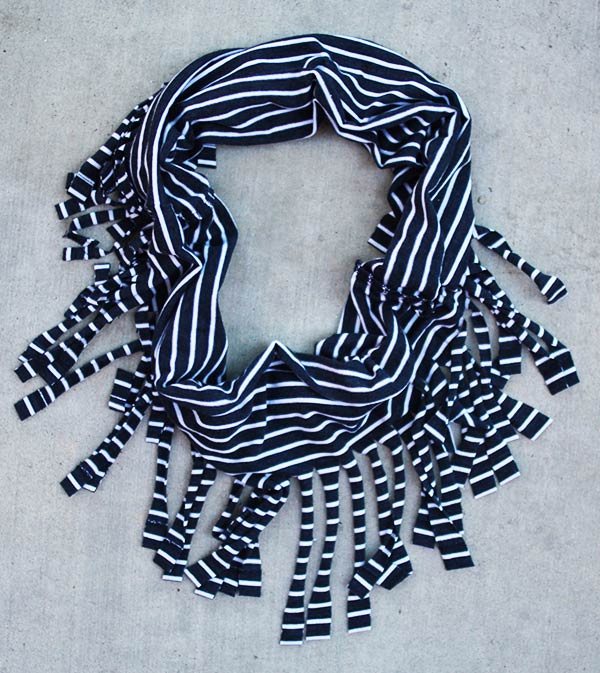 Make It Now: DIY 3-Step Scarf 